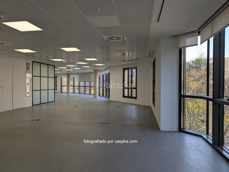 Foto 9d33e626-face-4d10-afb6-6e10e3f7d363. Rent office space with heating in Fort Pienc Barcelona