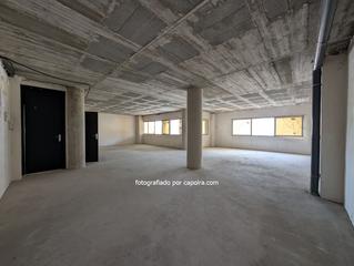 Oficina a Francesc layret 75. Oficina en venta con 13 plazas de garaje