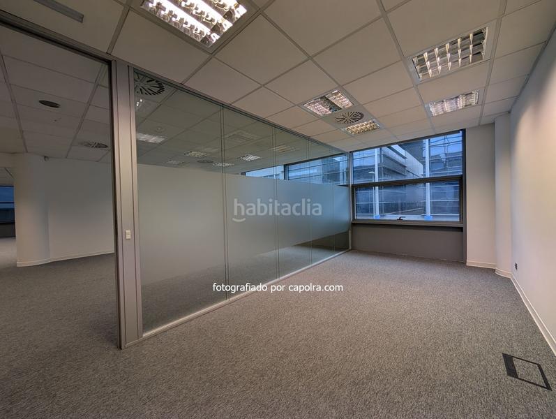 Foto e66cc448-5d35-4f8d-9245-150a9e879b44. Miete büro mit heizung in El Remei Badalona