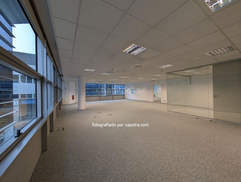 Foto f1285445-406c-4c11-b3ec-4734757d3d62. Miete büro mit heizung in El Remei Badalona