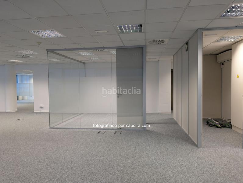 Foto 55b6ac7a-731f-4e6c-96bf-efea2a1068c2. Rent office space with heating in El Remei Badalona