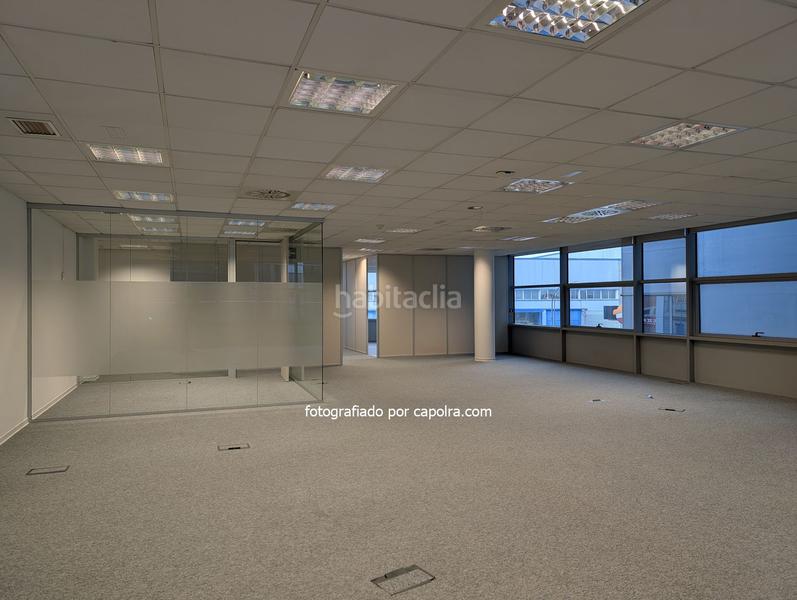 Foto 811c1085-02ca-456f-be9d-d955510abf73. Rent office space with heating in El Remei Badalona