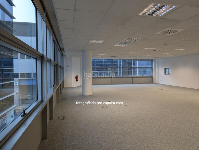 Foto e63ac14e-1917-4368-a423-82c430505fcc. Rent office space with heating in El Remei Badalona