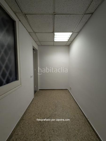 Foto 081d3fde-7857-4ca6-9adf-b16988da0e77. Alquiler oficina  con garaje público en el mismo edificio en Barcelona