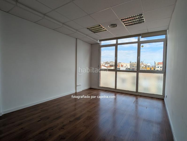 Foto 0263d7b5-b397-4688-9c6c-888b68b37a20. Alquiler oficina  en alquiler en edificio de oficinas en Barcelona
