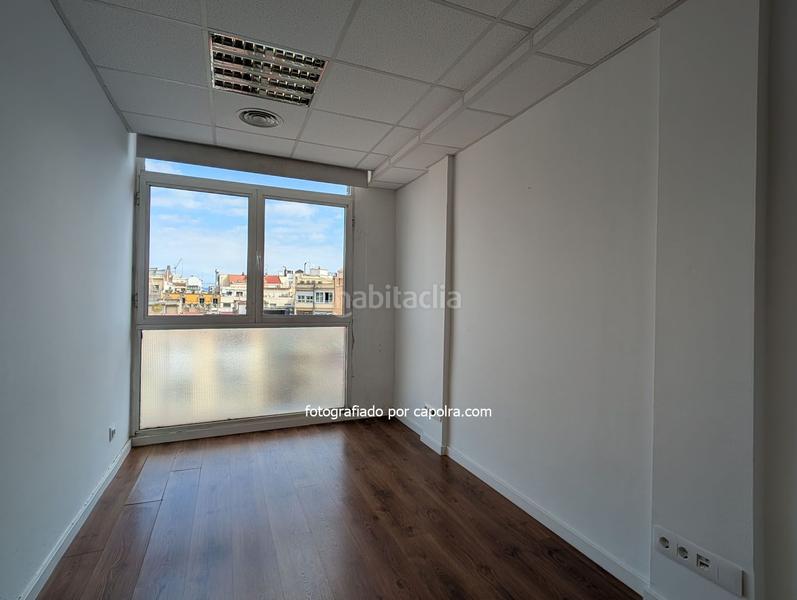 Foto 82279b30-c139-44ae-80b6-eebfa17334ad. Alquiler oficina  en alquiler en edificio de oficinas en Barcelona