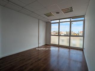Rent Office space  Aribau. Oficina en alquiler en edificio de oficinas
