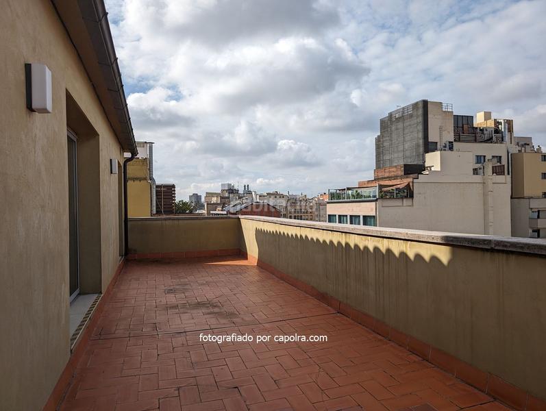 Foto 39448fa1-d497-446c-8326-91335b14992c. Alquiler oficina  con terraza en calle consell de cent en Barcelona