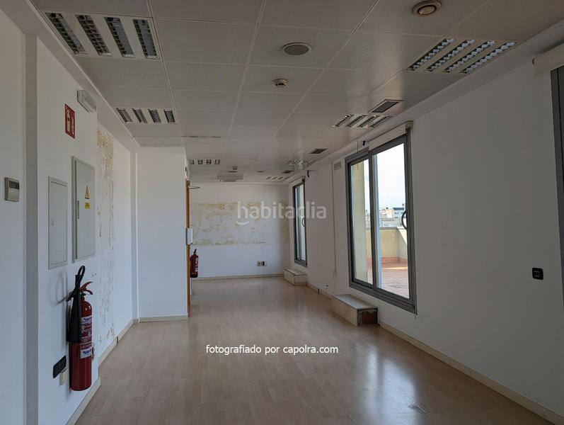 Foto 959d4c2a-8b24-414b-9ee9-63f86b9946a2. Alquiler oficina  con terraza en calle consell de cent en Barcelona