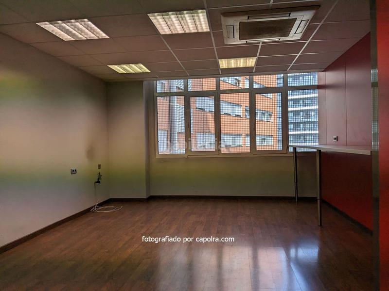 Foto 58354c86-00a3-47f0-a413-8ca738f8ca28. Ufficio in La Bordeta Barcelona