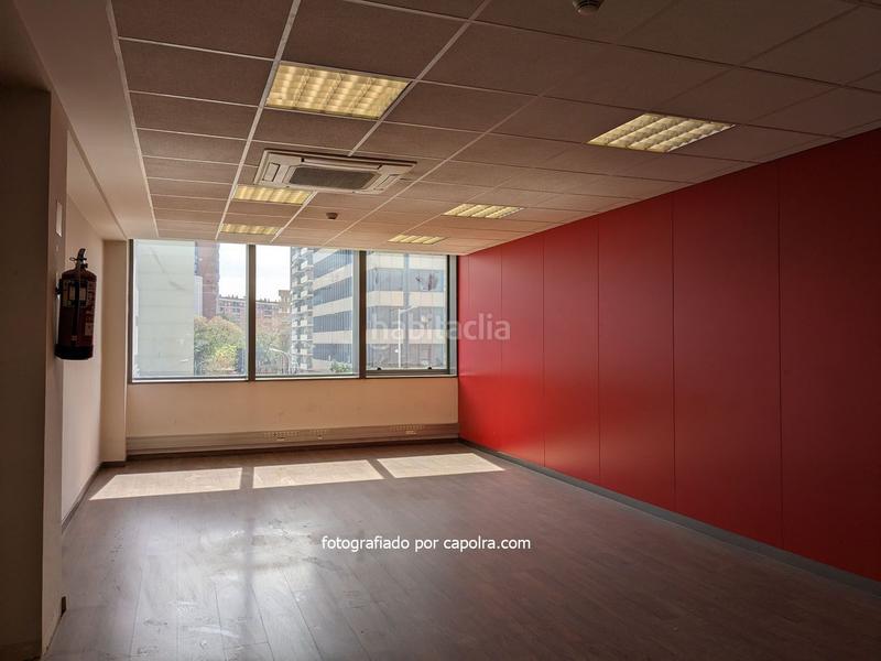 Foto d6e7869f-a8c1-4cde-9b77-0a56d64e5c7a. Ufficio in La Bordeta Barcelona