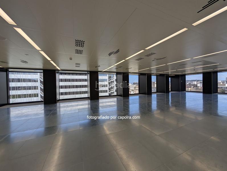Foto 0512ff00-3b54-46ed-b98c-fc15b2463167. Location bureau avec chauffage dans Barri de les Corts Barcelona