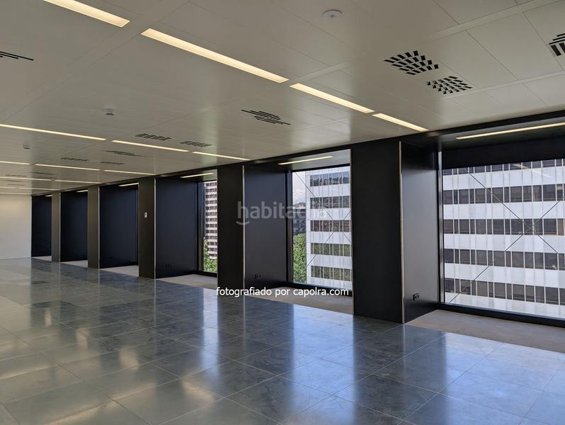 Foto 4079a733-0255-4726-9fd3-c703f5f80b08. Miete büro mit heizung in Barri de les Corts Barcelona