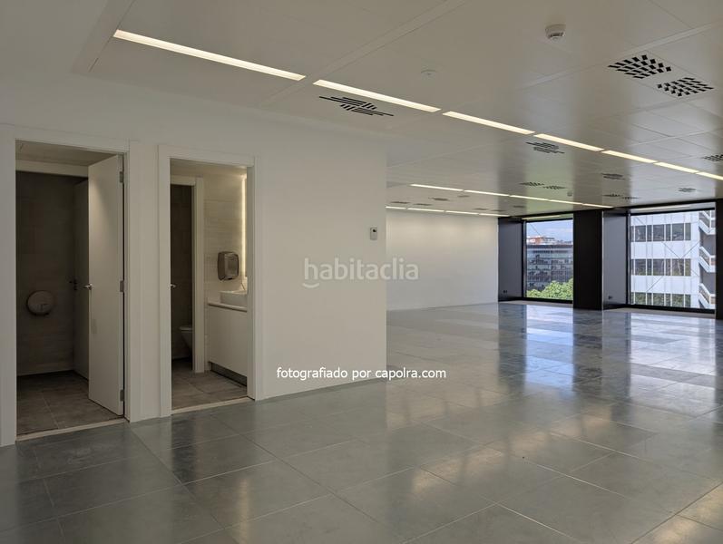 Foto e522b107-83ac-498c-b7ef-26ca5951dd6b. Miete büro mit heizung in Barri de les Corts Barcelona