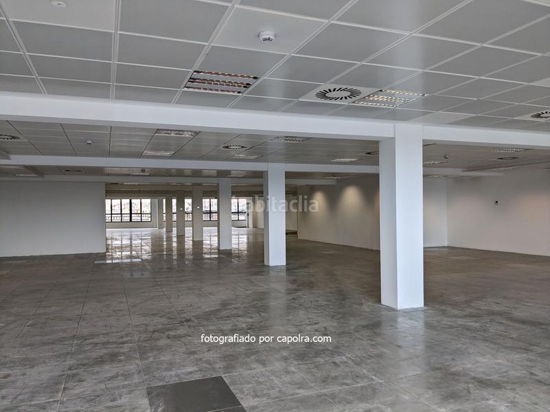 Foto b096ce08-cc3a-40a9-af39-8dedb86d2b48. Lloguer oficina amb calefacció a El Parc i la Llacuna del Poblenou Barcelona