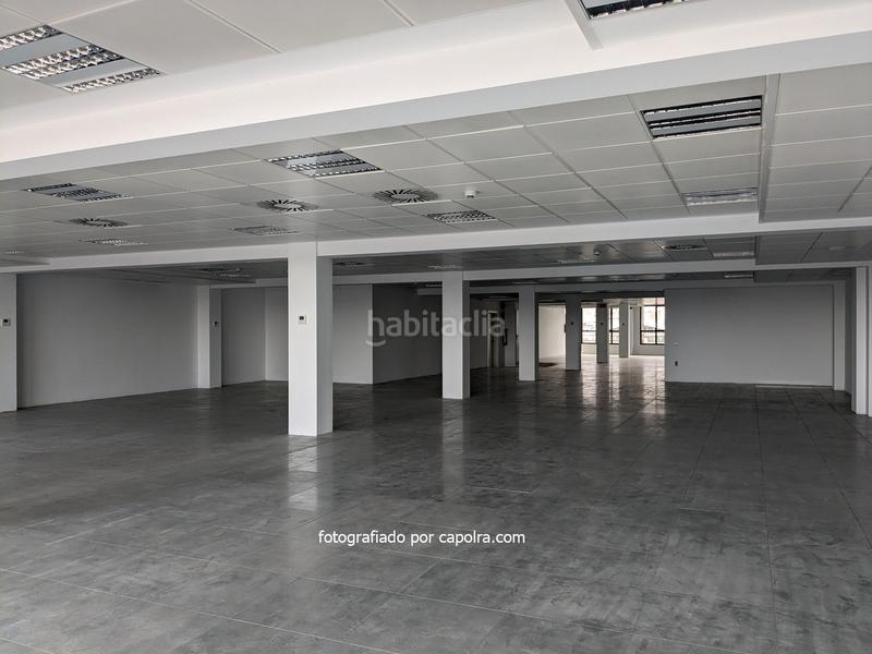 Foto a530da9d-d5ee-4c40-bc1f-3a165c464307. Miete büro mit heizung in El Parc i la Llacuna del Poblenou Barcelona