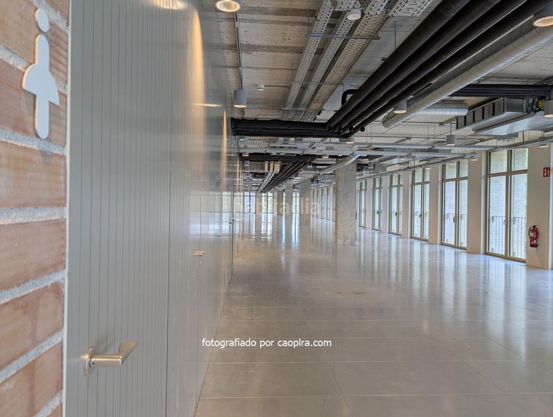 Foto 2a3d06d1-0cd2-4873-9e94-9ba3df2f6e1d. Rent office space with heating in Poblenou Barcelona