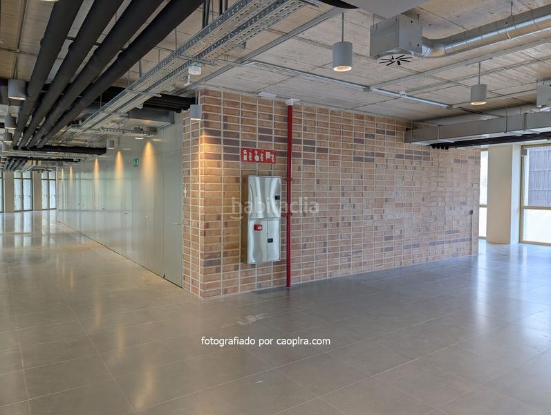 Foto b5100749-3e75-4658-b8cd-e345e0ce6095. Rent office space with heating in Poblenou Barcelona