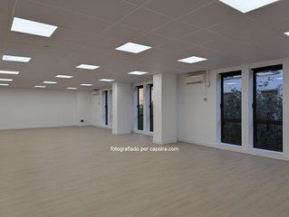 Miete Büro  Valencia. En edificio de oficinas en calle valencia de barcelona