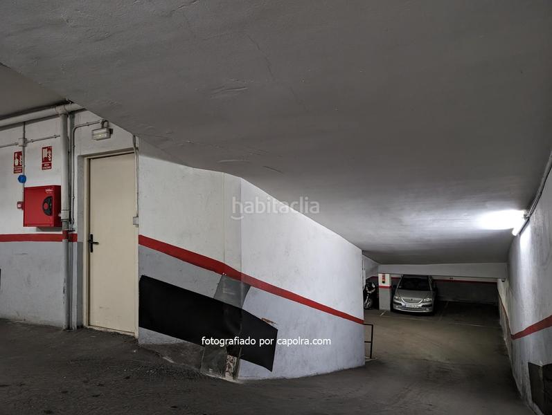Foto 3bcca1ee-8105-441c-a216-4c5e25df4cee. Alquiler parking coche plaza de garaje en riera de les cassoles 20 en alquiler en Barcelona
