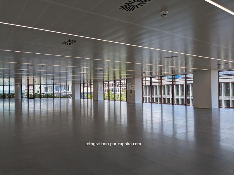 Foto dc1e6396-0424-47b6-abe3-d3448463ce9d. Rent office space with heating in El Parc i la Llacuna del Poblenou Barcelona