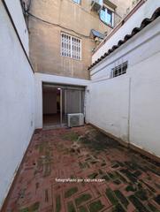 Local Comercial a Galileu 17. Local cerca de calle sants