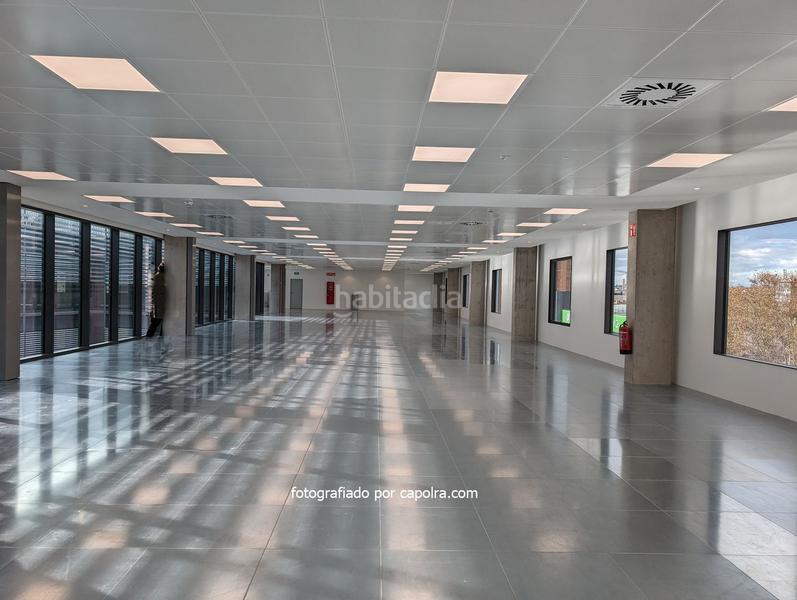 Foto 128f6fd1-bd2e-4a98-aefe-4df248c4cbdc. Lloguer oficina amb calefacció a Provençals del Poblenou Barcelona