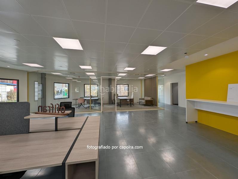 Foto e3cf641a-2e69-4077-8bda-623bd3a6fc67. Rent office space with heating in Provençals del Poblenou Barcelona