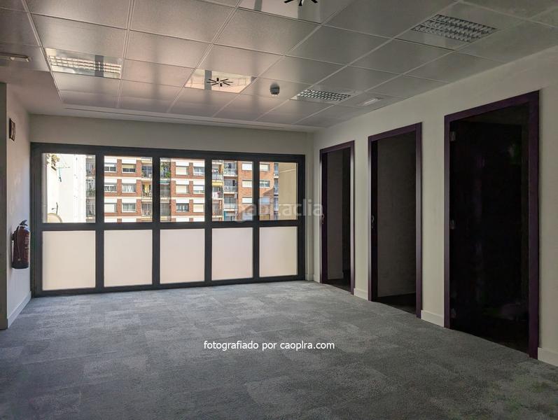 Foto ddd84e12-6452-474e-b142-e12095f02f49. Rent office space with heating in Fort Pienc Barcelona