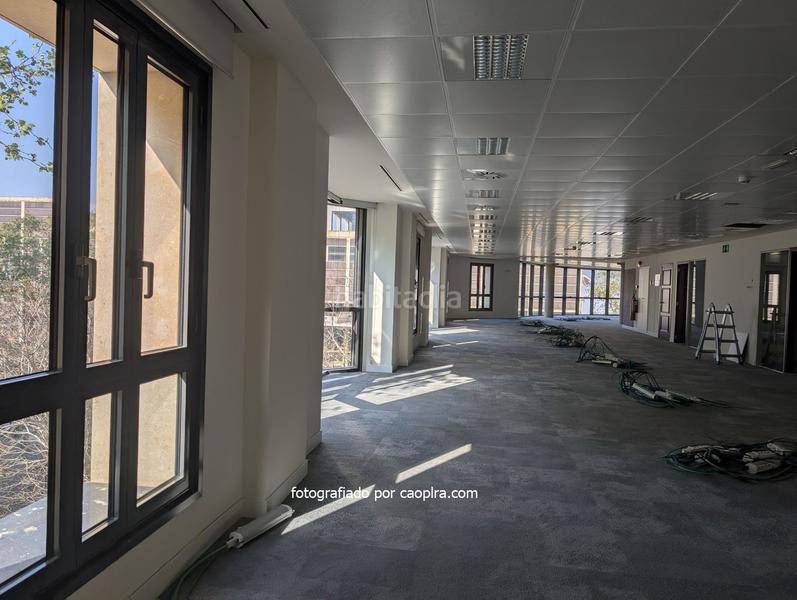 Foto f32dec68-ee66-4b5a-9a38-34fcee9f5256. Rent office space with heating in Fort Pienc Barcelona