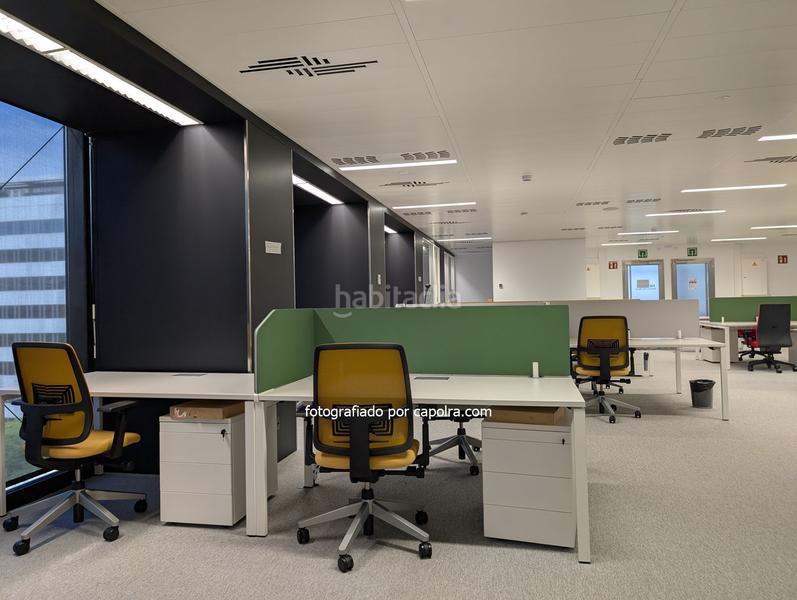 Foto 12399282-dbc0-41c9-aec2-69a19b6526b4. Miete büro mit heizung in Barri de les Corts Barcelona