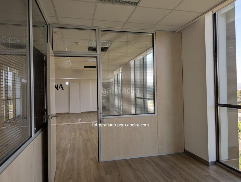 Foto 53f8f4ad-3b07-4268-90e4-83b12e571812. Location bureau dans frederic mompou 5 dans Centre Sant Just Desvern