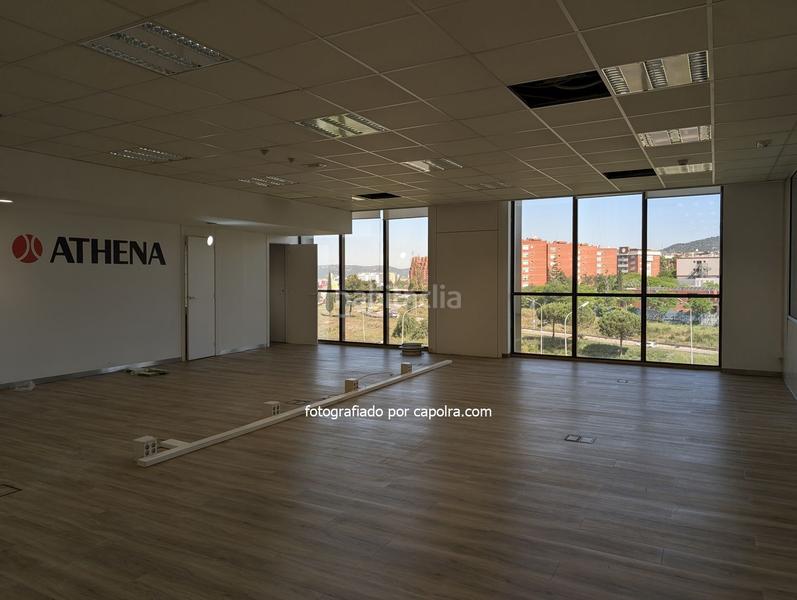Foto 786fe910-0aa3-4c95-9a78-9e1337b73b9f. Location bureau dans frederic mompou 5 dans Centre Sant Just Desvern