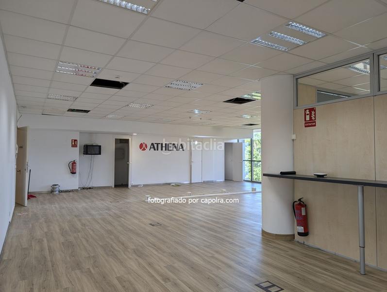 Foto 9c7fc167-7ada-4fe1-852d-c85dd237b5da. Location bureau dans frederic mompou 5 dans Centre Sant Just Desvern