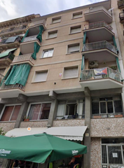 Local Comercial  Nou de la rambla. Local en venta a reformar junto a travessera de les corts