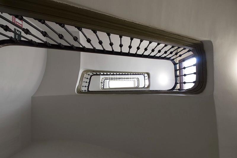 Foto a705334d-d51c-425e-84e0-2c5dfeac3ec6. Lloguer oficina amb calefacció a Gòtic Barcelona