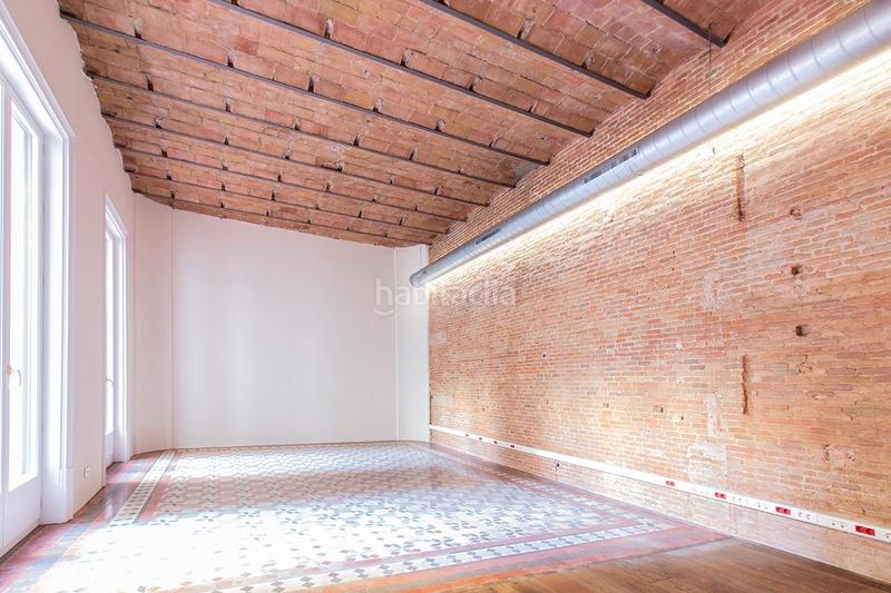 Foto 43436245-82c1-4dc7-9081-8860e7364378. Rent office space with heating in Gòtic Barcelona