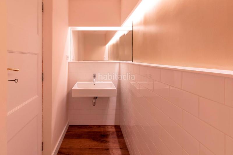 Foto 4f6df980-9888-43d9-a335-bc97e31509fc. Rent office space with heating in Gòtic Barcelona