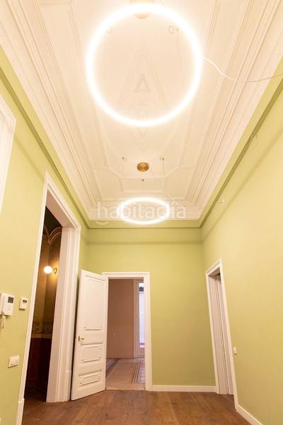 Foto d64ad30a-608b-4c0b-8e36-5932bc83d114. Rent office space with heating in Gòtic Barcelona