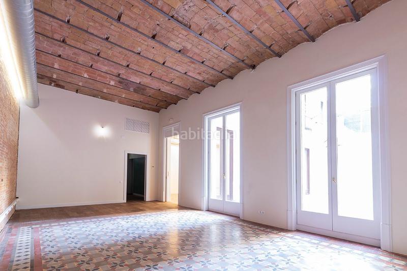 Foto ec0bcd4e-ef4e-40eb-932b-dedc053a708d. Rent office space with heating in Gòtic Barcelona
