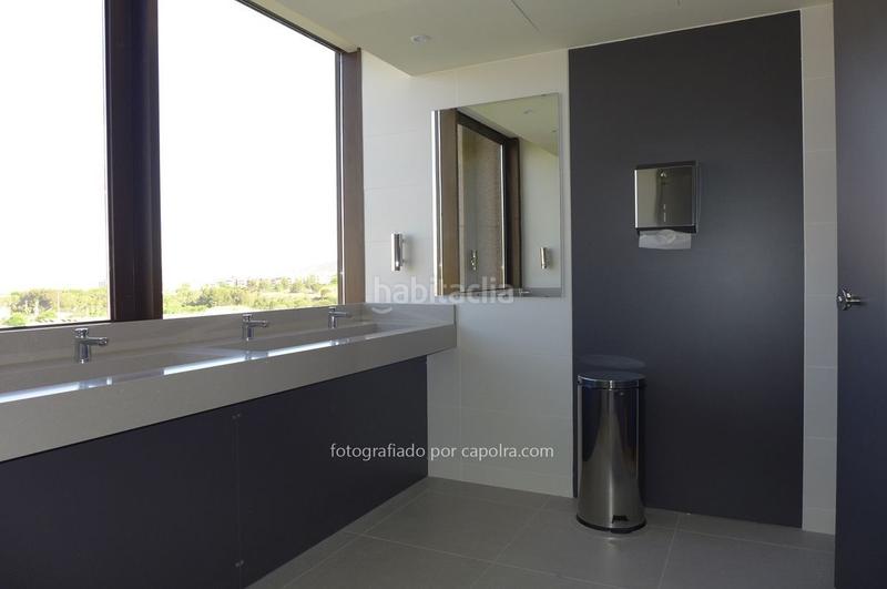 Foto b3d74e54-a10a-4ada-84d3-04e18c86ff3b. Alquiler oficina  en alquiler en fructuós gelabert con terraza comunitaria en Sant Joan Despí