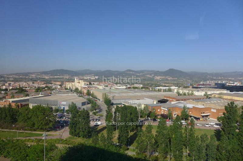 Foto 006f2659-7e75-499f-b9a9-5112746baa8a. Miete büro mit heizung in Sant Joan-TV3 Sant Joan Despí