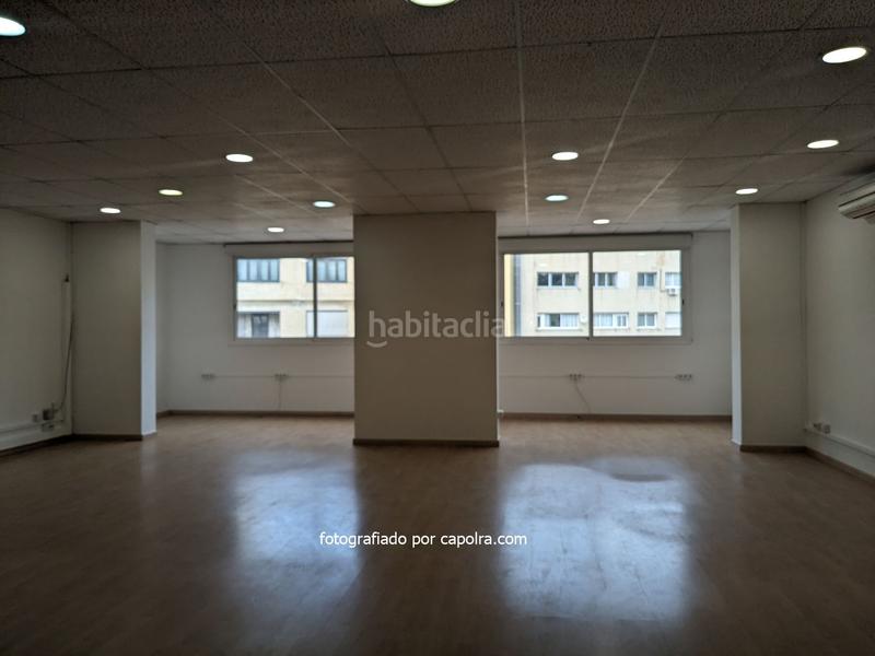Foto 37d01158-483d-42ef-aed5-93486e5e05c5. Alquiler oficina s céntricas y luminosas en ronda universidad en Barcelona
