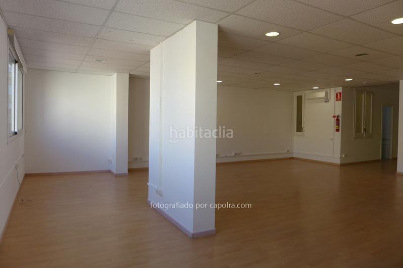 Foto 4140d266-031c-44e7-8a40-8c0e97e97243. Alquiler oficina s céntricas y luminosas en ronda universidad en Barcelona