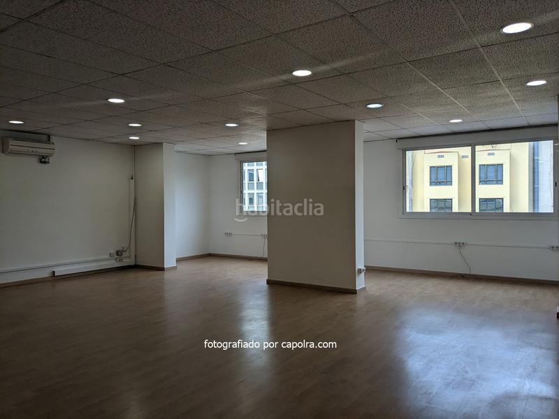 Foto 6083cbca-d516-4334-806e-f913907cb9e7. Alquiler oficina s céntricas y luminosas en ronda universidad en Barcelona