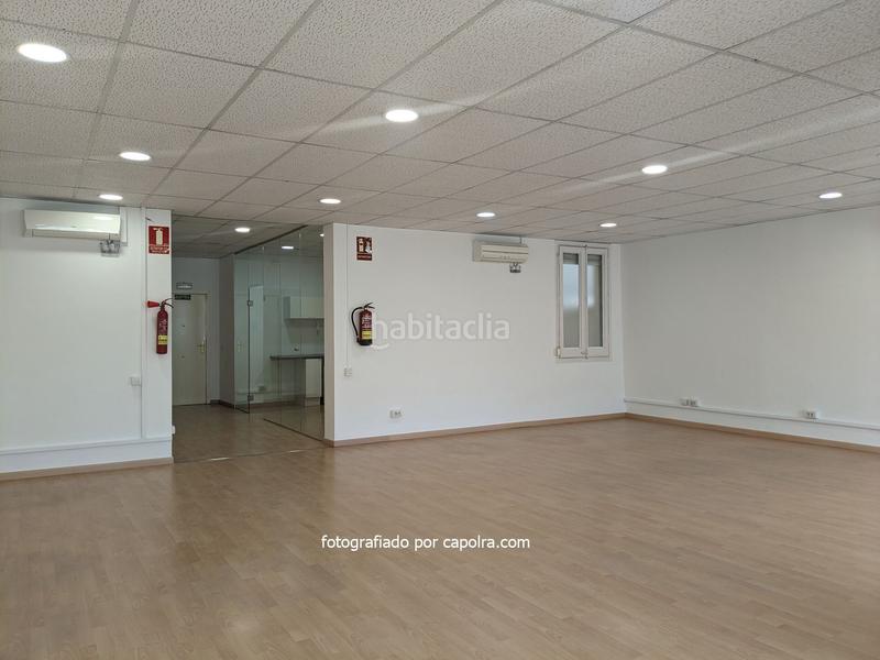 Foto 6cd0003d-af8f-4421-94b3-d06ab0d08c8c. Alquiler oficina s céntricas y luminosas en ronda universidad en Barcelona