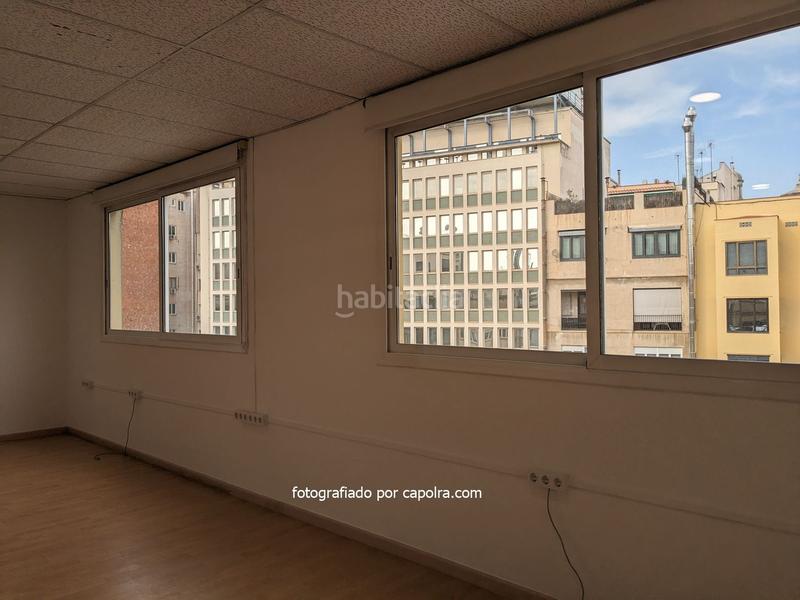 Foto c40536f1-4b37-466b-95e8-c5e50a7a76e2. Alquiler oficina s céntricas y luminosas en ronda universidad en Barcelona