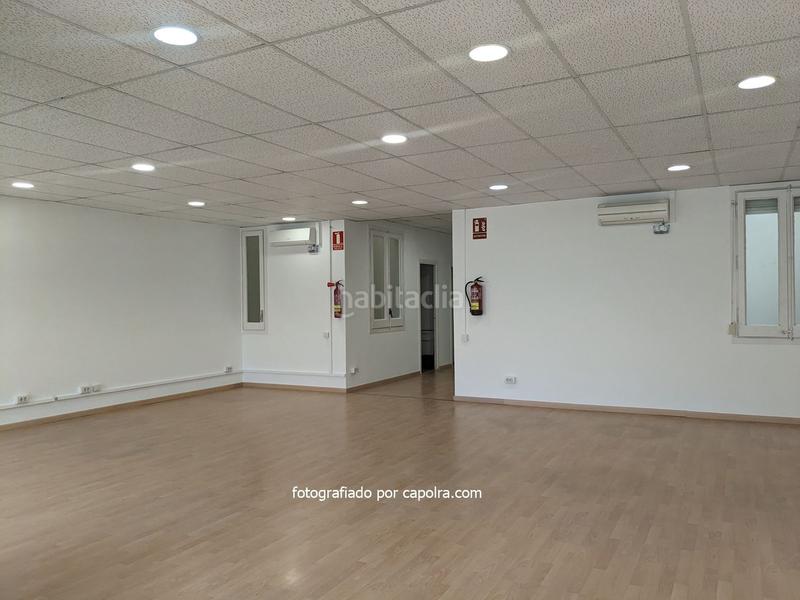 Foto ed2a870c-2ece-470c-84bc-de3cdbed12f8. Alquiler oficina s céntricas y luminosas en ronda universidad en Barcelona