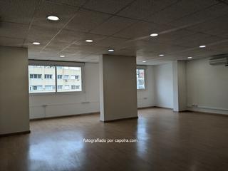 Rent Office space  Universitat. Oficinas céntricas y luminosas en ronda universidad