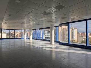 Location Bureau à Dels vents 9. Oficina en alquiler en edificio de oficinas blurbis badalona